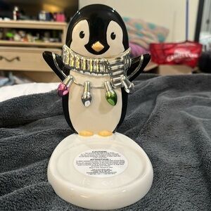 Bath&Body Works penguin 🐧 with Christmas bulbs ceramic 3wick candle holder